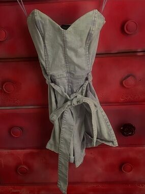 Flying Tomato Purple Top with Black Label size Medium